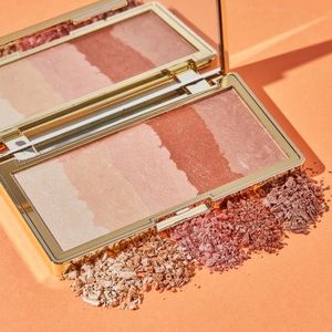 🆕 Touch In Sol Glowdient Makeup Palette (BoxyCharm Edition)